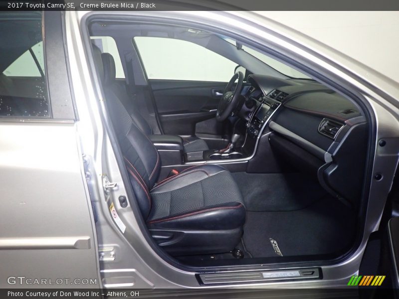 Creme Brulee Mica / Black 2017 Toyota Camry SE