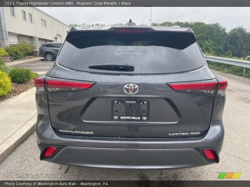 Magnetic Gray Metallic / Black 2021 Toyota Highlander Limited AWD
