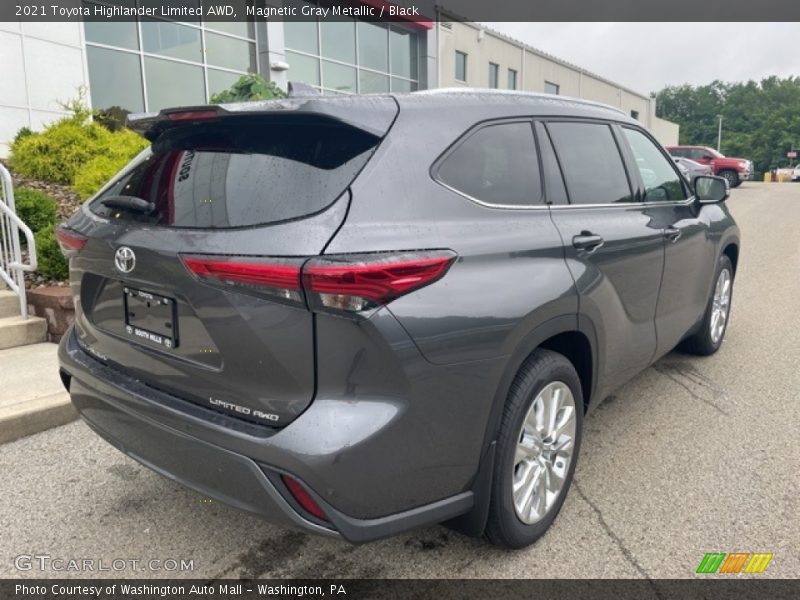 Magnetic Gray Metallic / Black 2021 Toyota Highlander Limited AWD