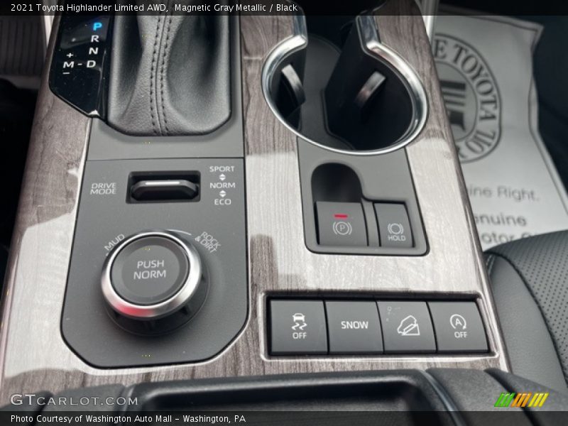 Magnetic Gray Metallic / Black 2021 Toyota Highlander Limited AWD
