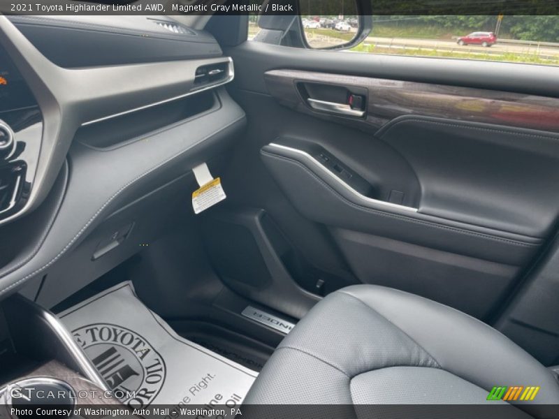 Magnetic Gray Metallic / Black 2021 Toyota Highlander Limited AWD