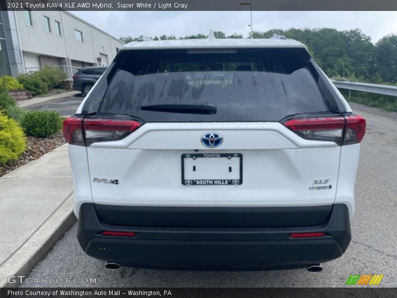 Super White / Light Gray 2021 Toyota RAV4 XLE AWD Hybrid