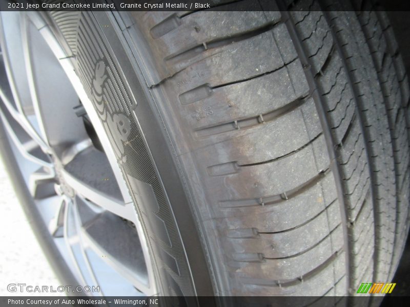Granite Crystal Metallic / Black 2021 Jeep Grand Cherokee Limited