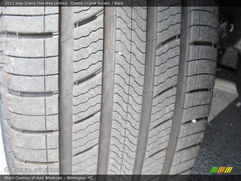 Granite Crystal Metallic / Black 2021 Jeep Grand Cherokee Limited