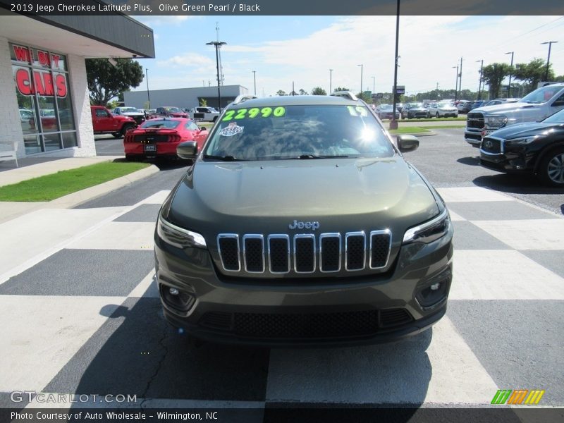 Olive Green Pearl / Black 2019 Jeep Cherokee Latitude Plus