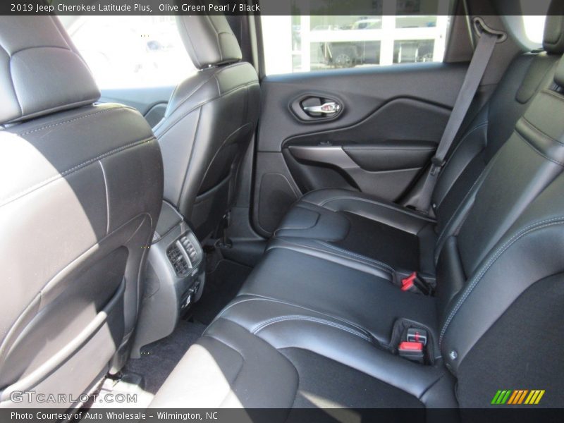 Olive Green Pearl / Black 2019 Jeep Cherokee Latitude Plus