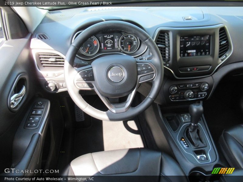 Olive Green Pearl / Black 2019 Jeep Cherokee Latitude Plus