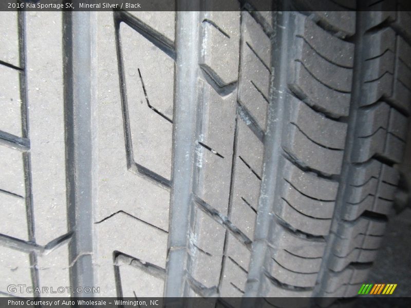 Mineral Silver / Black 2016 Kia Sportage SX