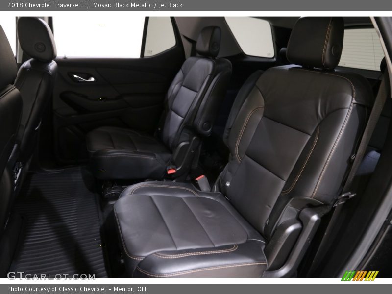 Mosaic Black Metallic / Jet Black 2018 Chevrolet Traverse LT