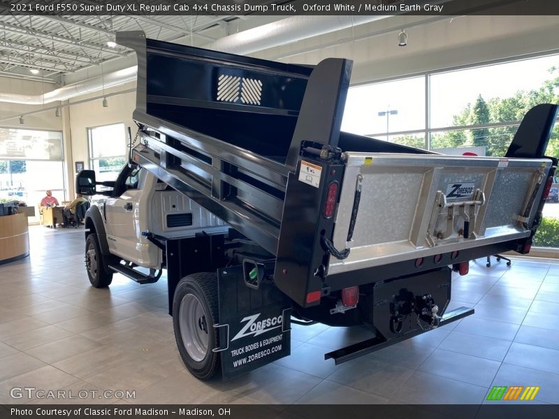 Oxford White / Medium Earth Gray 2021 Ford F550 Super Duty XL Regular Cab 4x4 Chassis Dump Truck