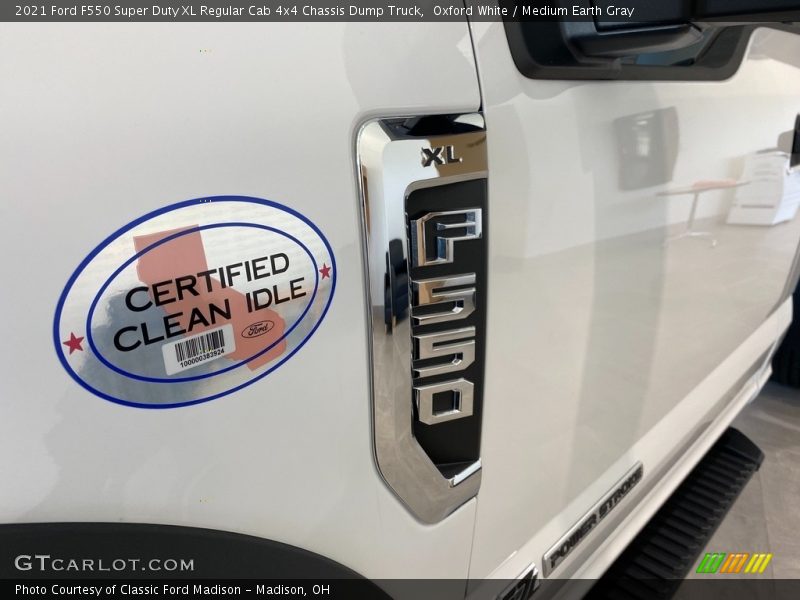  2021 F550 Super Duty XL Regular Cab 4x4 Chassis Dump Truck Logo