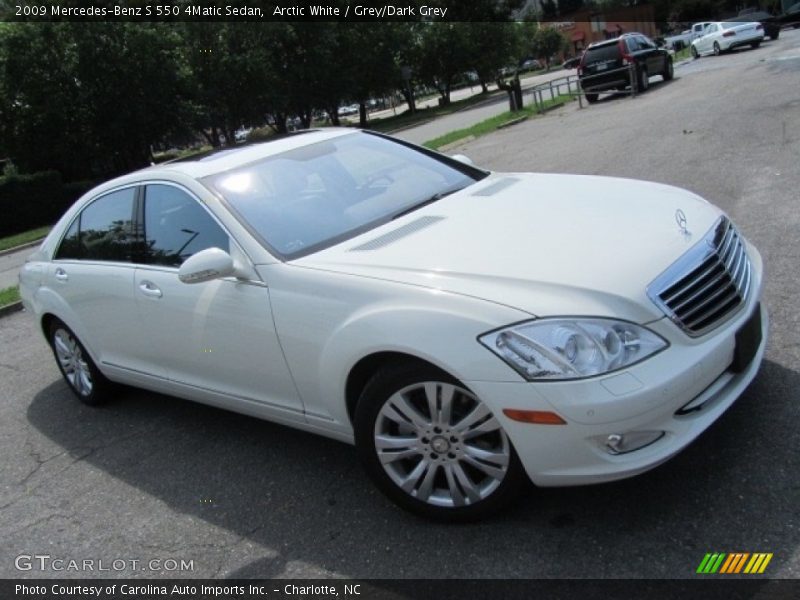 Arctic White / Grey/Dark Grey 2009 Mercedes-Benz S 550 4Matic Sedan