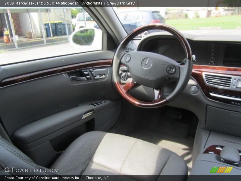 Arctic White / Grey/Dark Grey 2009 Mercedes-Benz S 550 4Matic Sedan