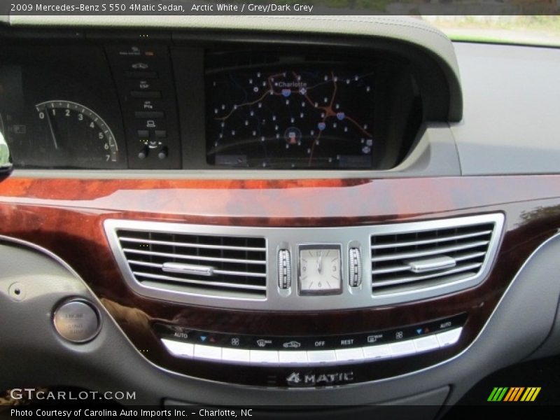 Arctic White / Grey/Dark Grey 2009 Mercedes-Benz S 550 4Matic Sedan