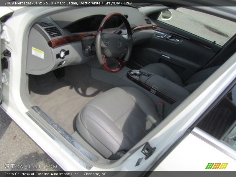 Arctic White / Grey/Dark Grey 2009 Mercedes-Benz S 550 4Matic Sedan