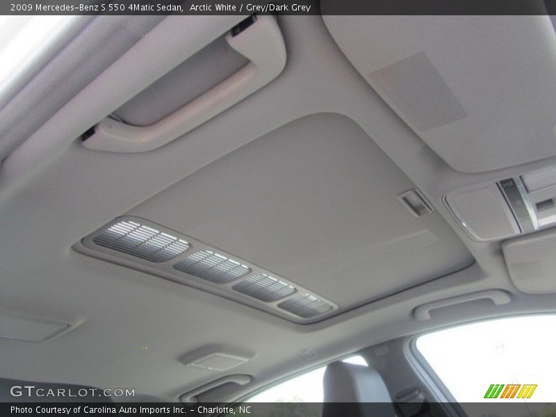 Arctic White / Grey/Dark Grey 2009 Mercedes-Benz S 550 4Matic Sedan