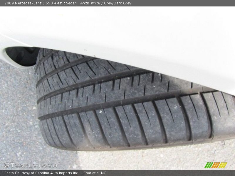 Arctic White / Grey/Dark Grey 2009 Mercedes-Benz S 550 4Matic Sedan