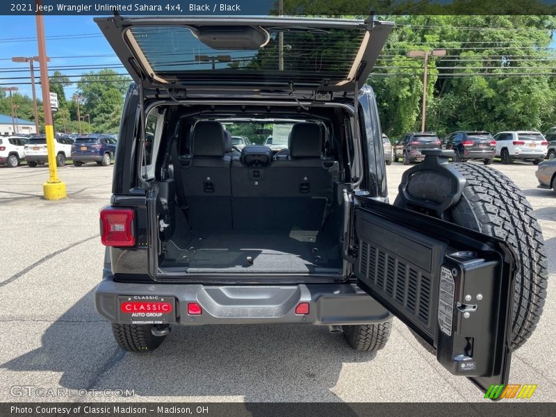 Black / Black 2021 Jeep Wrangler Unlimited Sahara 4x4