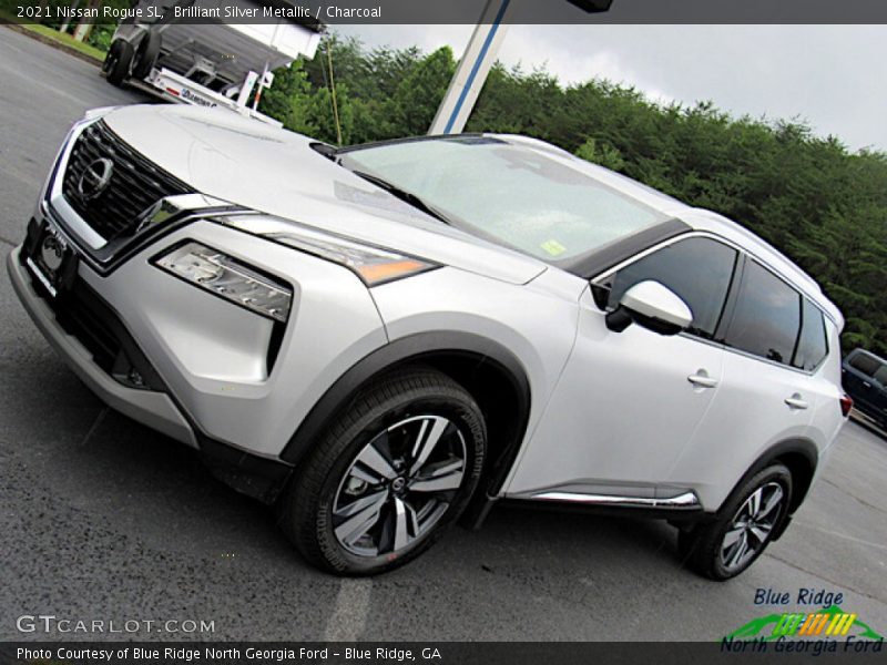 Brilliant Silver Metallic / Charcoal 2021 Nissan Rogue SL
