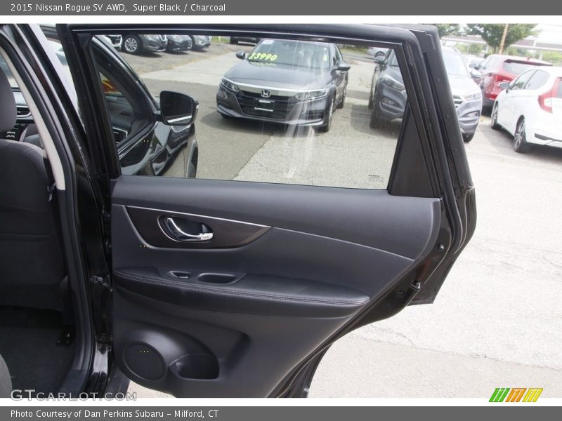 Super Black / Charcoal 2015 Nissan Rogue SV AWD