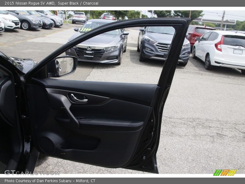 Super Black / Charcoal 2015 Nissan Rogue SV AWD