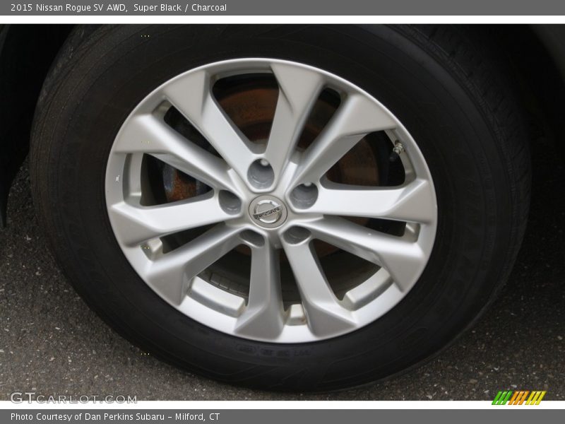 Super Black / Charcoal 2015 Nissan Rogue SV AWD