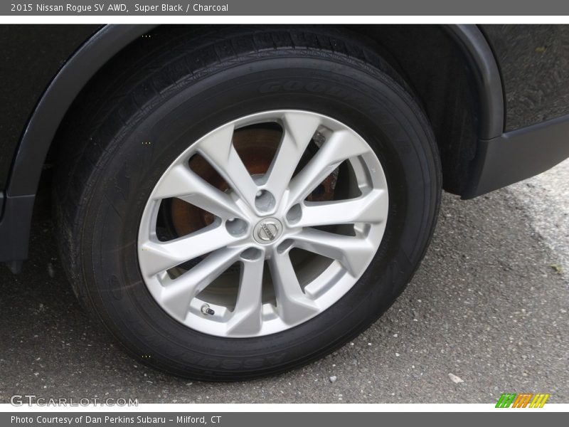 Super Black / Charcoal 2015 Nissan Rogue SV AWD
