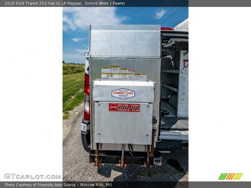 Oxford White / Pewter 2016 Ford Transit 250 Van XL LR Regular