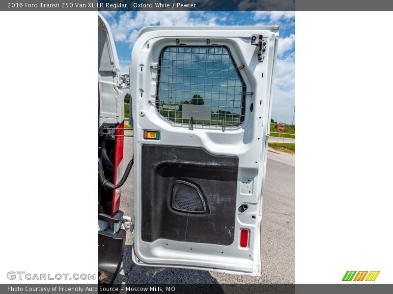 Oxford White / Pewter 2016 Ford Transit 250 Van XL LR Regular