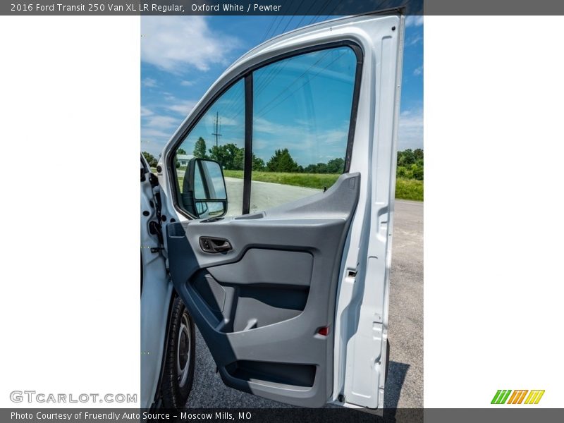 Oxford White / Pewter 2016 Ford Transit 250 Van XL LR Regular