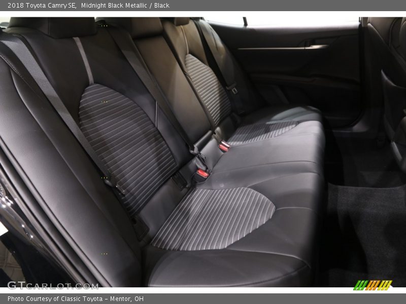Midnight Black Metallic / Black 2018 Toyota Camry SE