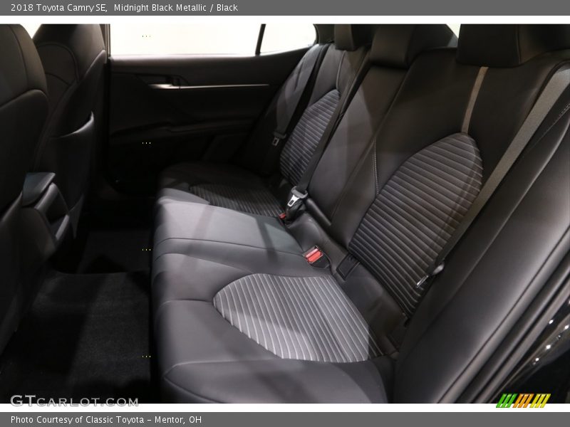 Midnight Black Metallic / Black 2018 Toyota Camry SE