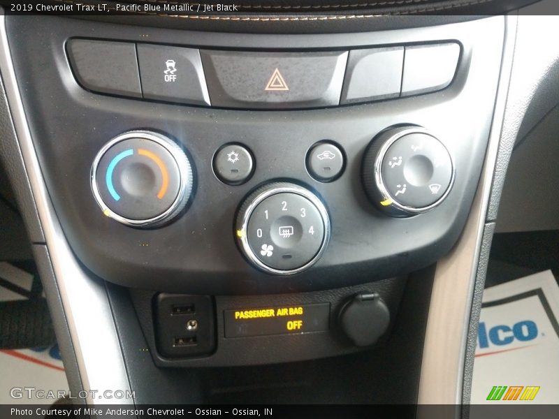 Pacific Blue Metallic / Jet Black 2019 Chevrolet Trax LT