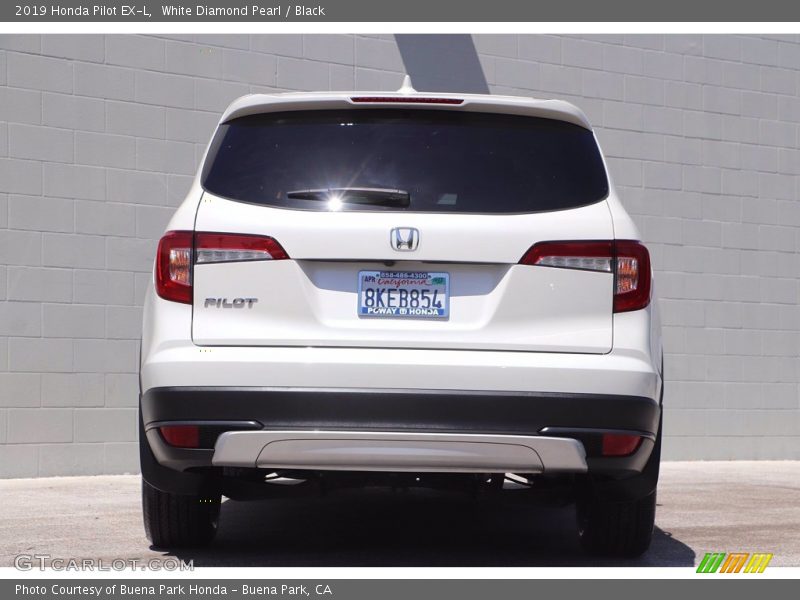 White Diamond Pearl / Black 2019 Honda Pilot EX-L