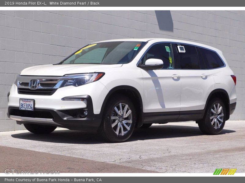 White Diamond Pearl / Black 2019 Honda Pilot EX-L