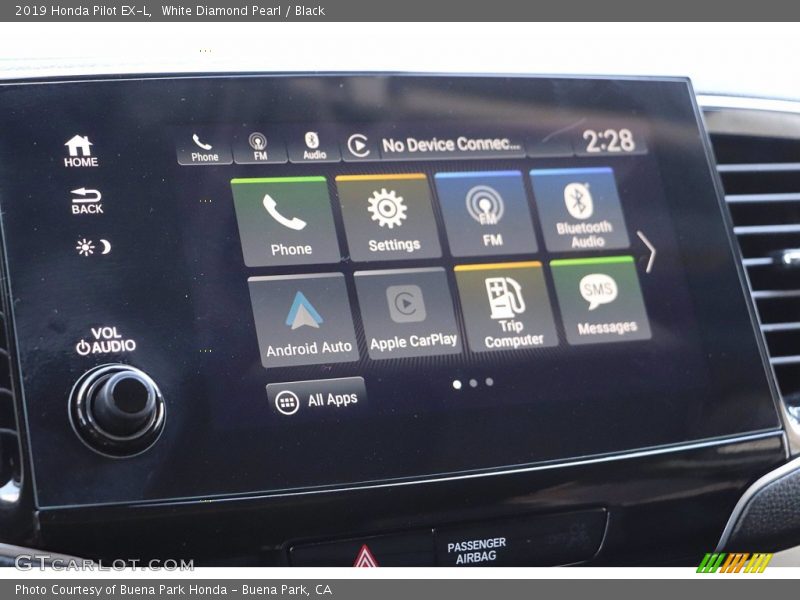 White Diamond Pearl / Black 2019 Honda Pilot EX-L