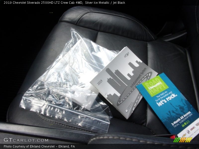 Silver Ice Metallic / Jet Black 2019 Chevrolet Silverado 2500HD LTZ Crew Cab 4WD