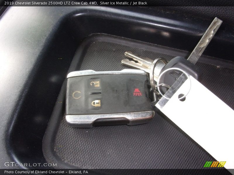Silver Ice Metallic / Jet Black 2019 Chevrolet Silverado 2500HD LTZ Crew Cab 4WD