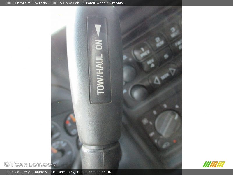 Summit White / Graphite 2002 Chevrolet Silverado 2500 LS Crew Cab