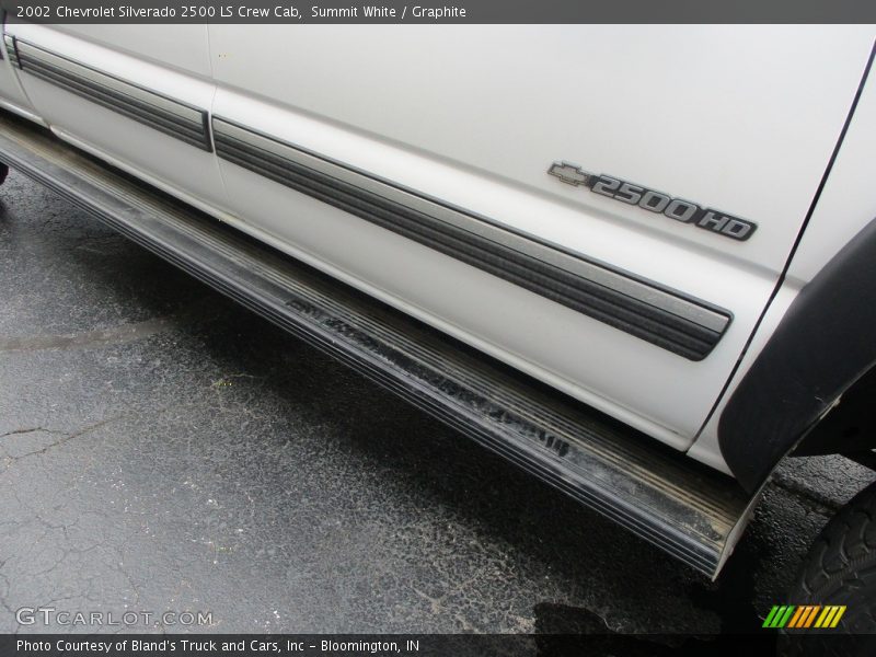 Summit White / Graphite 2002 Chevrolet Silverado 2500 LS Crew Cab