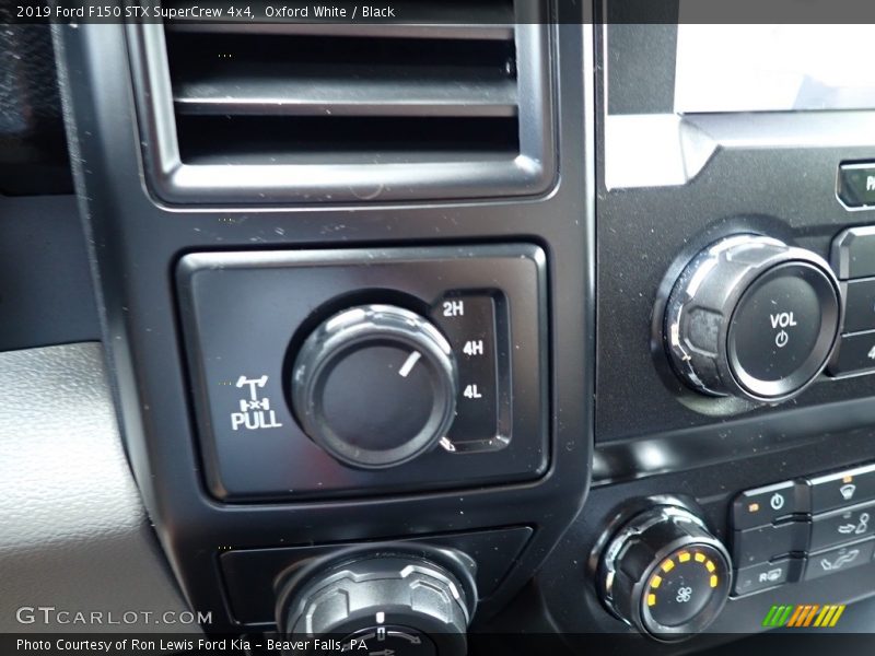 Oxford White / Black 2019 Ford F150 STX SuperCrew 4x4