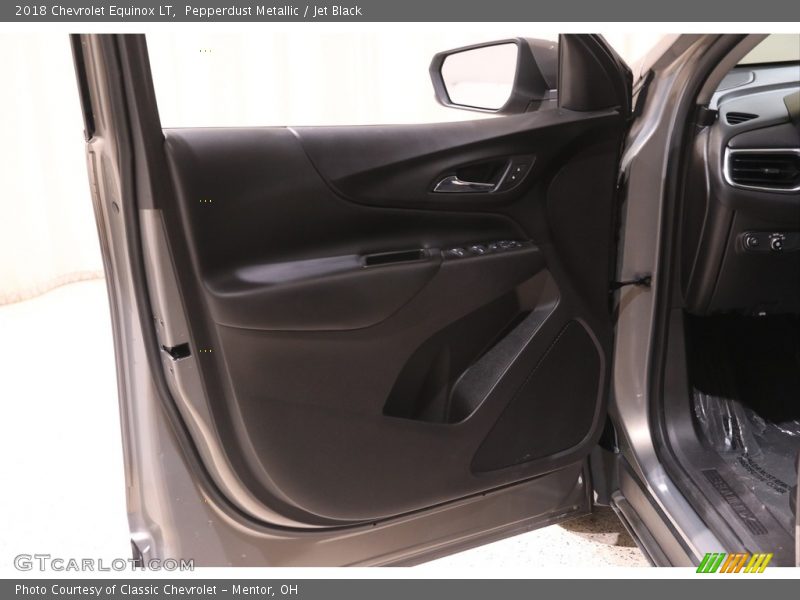 Pepperdust Metallic / Jet Black 2018 Chevrolet Equinox LT
