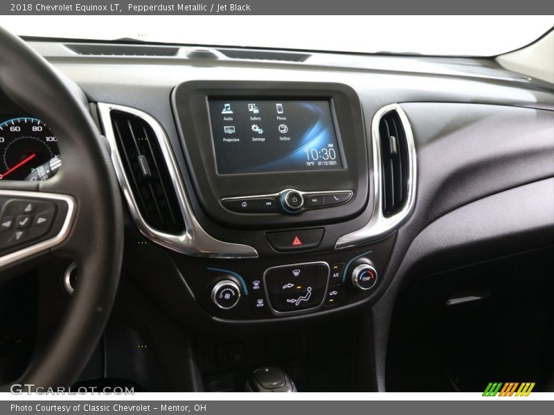Pepperdust Metallic / Jet Black 2018 Chevrolet Equinox LT