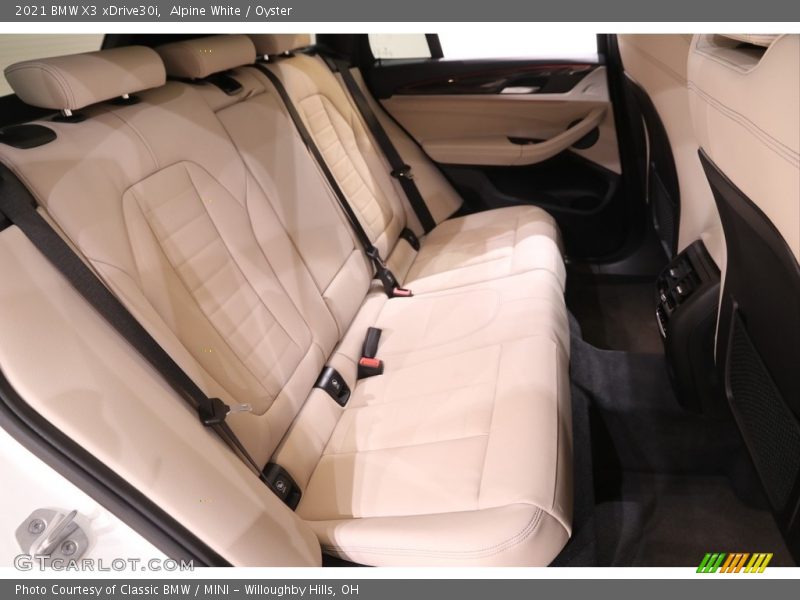 Alpine White / Oyster 2021 BMW X3 xDrive30i
