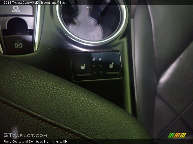 Brownstone / Black 2018 Toyota Camry XLE