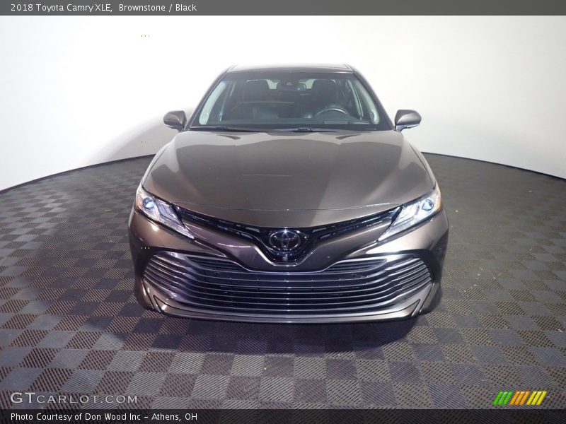 Brownstone / Black 2018 Toyota Camry XLE