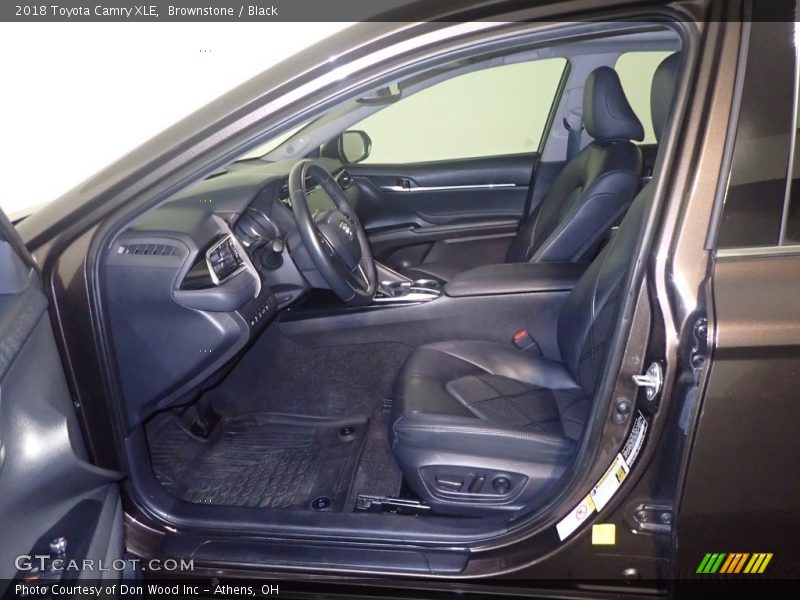 Brownstone / Black 2018 Toyota Camry XLE