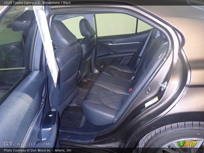 Brownstone / Black 2018 Toyota Camry XLE