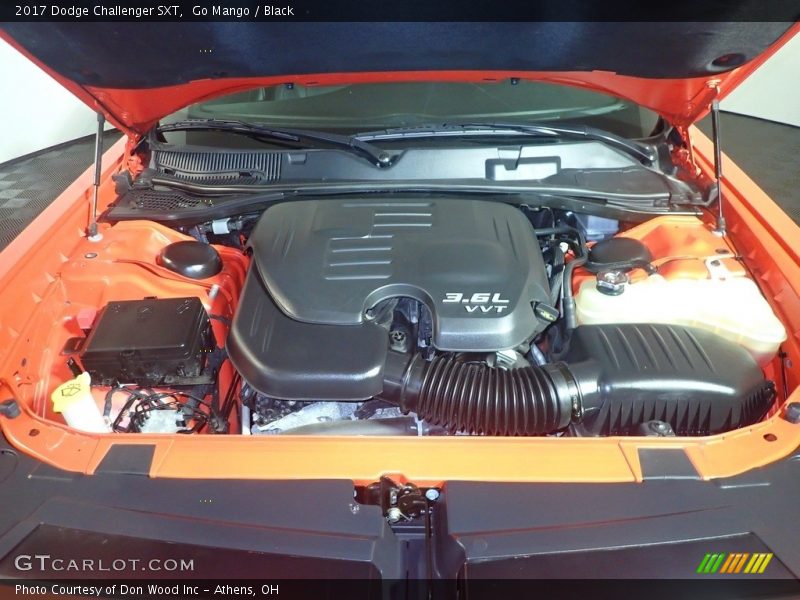 Go Mango / Black 2017 Dodge Challenger SXT