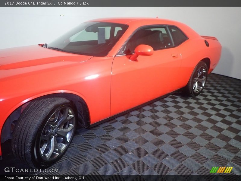 Go Mango / Black 2017 Dodge Challenger SXT